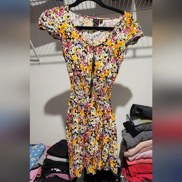 Material Girl smock waist front zip floral dress XS - Picture 1 of 4